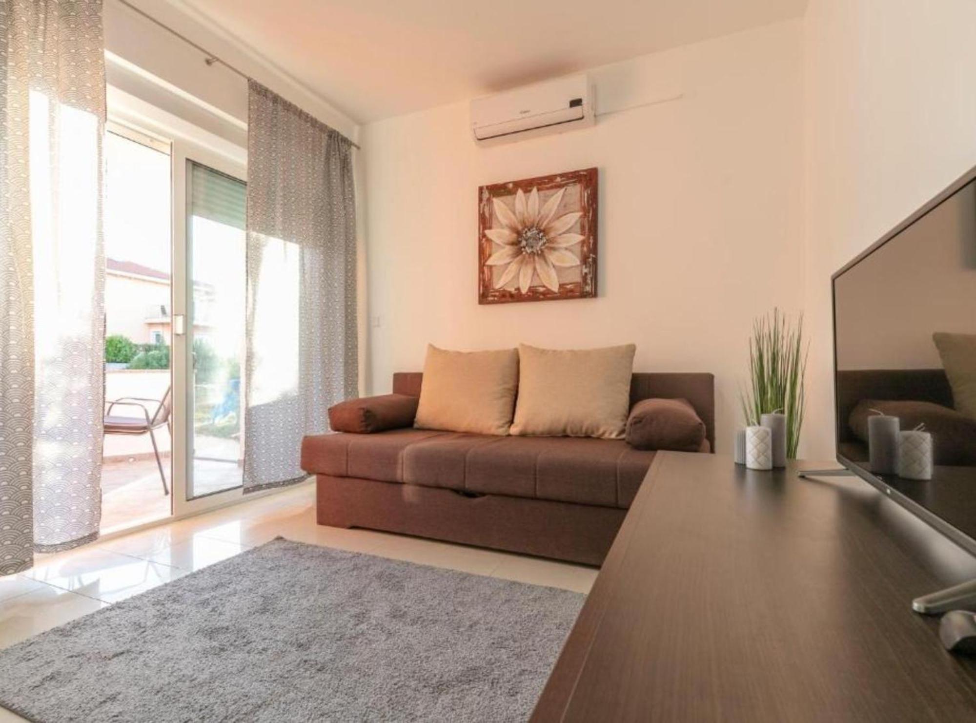 M & B Apartment Bibinje Exterior photo