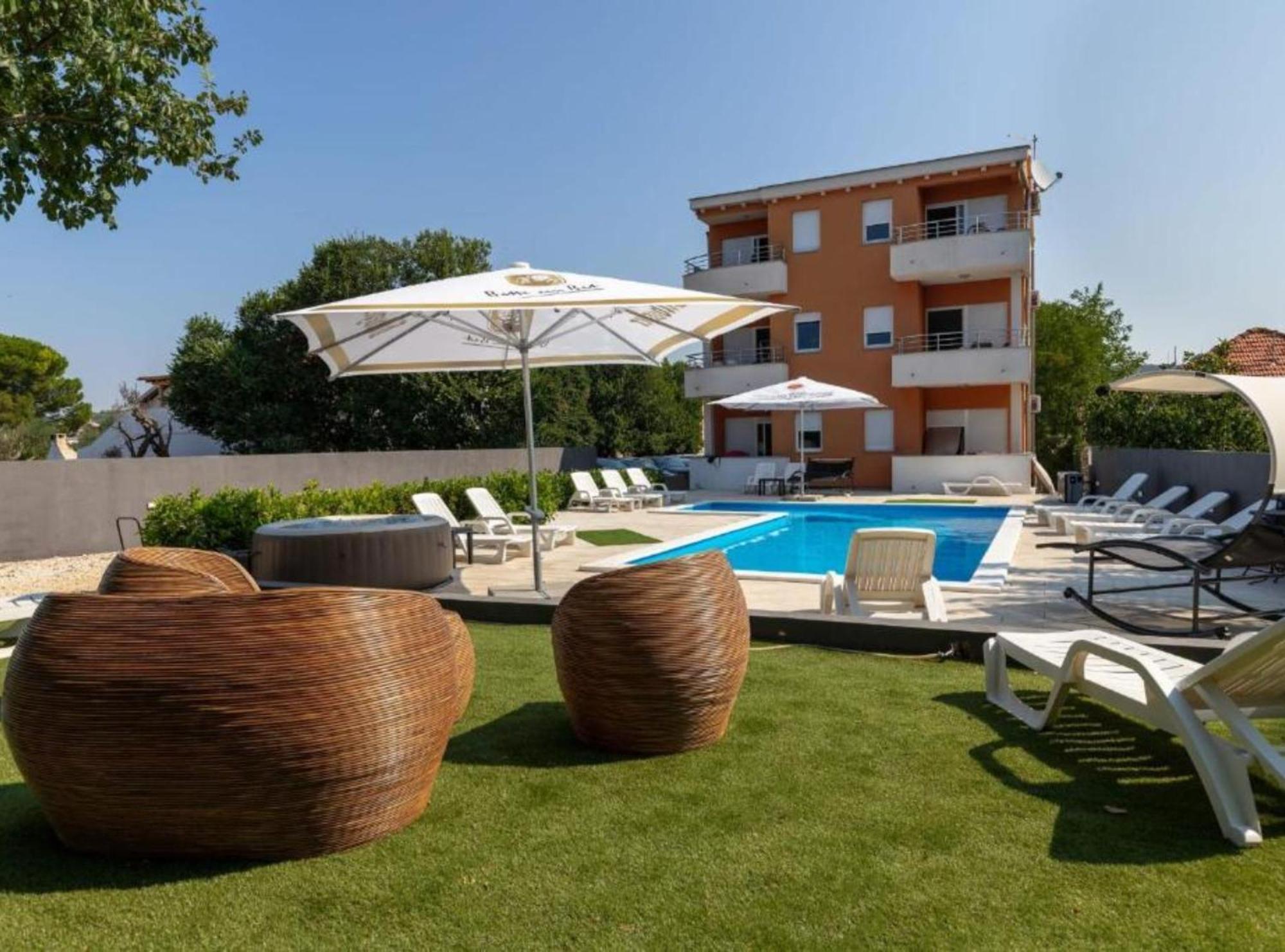 M & B Apartment Bibinje Exterior photo