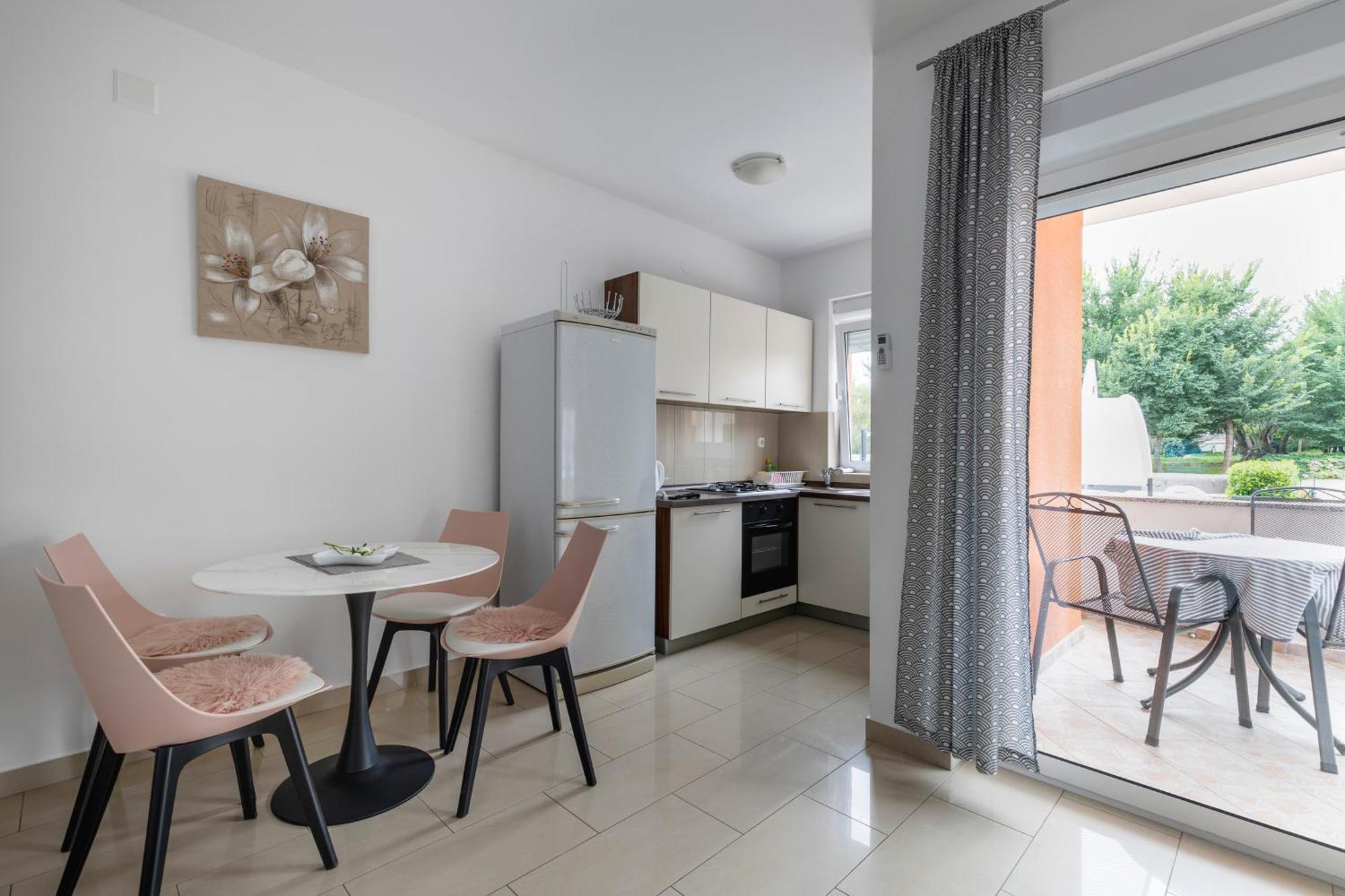 M & B Apartment Bibinje Exterior photo
